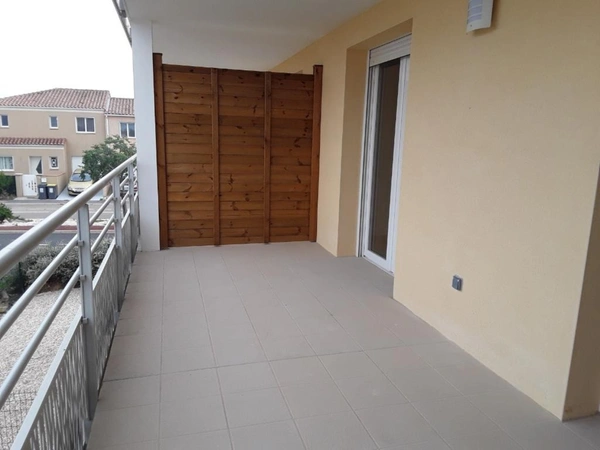 Opportunité à Théza – T2 avec grand balcon et parking