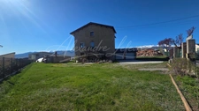 Propriété aux volumes exceptionnels avec jardin et vue montagne