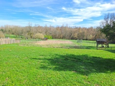 Propriété de caractère avec dépendances et un terrain constructible 