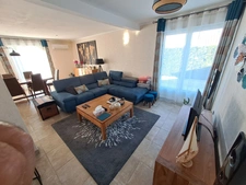 Maison contemporaine d’environ 130 m²,  5 pièces - SAINT LOUBES (33) -