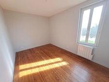 Propriété de caractère avec dépendances et un terrain constructible 
