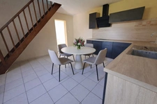Propriété de caractère avec dépendances et un terrain constructible 