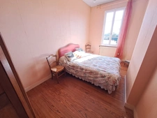Propriété de caractère avec dépendances et un terrain constructible 