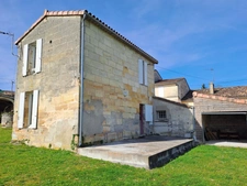 Propriété de caractère avec dépendances et un terrain constructible 