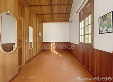 Villa of 242 m² with swimming pool, 2-room apartment (currently rented) and 4,000 m² of land