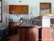 Villa of 242 m² with swimming pool, 2-room apartment (currently rented) and 4,000 m² of land