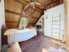 Villa of 242 m² with swimming pool, 2-room apartment (currently rented) and 4,000 m² of land