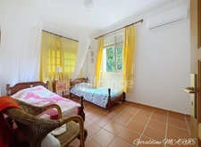 Villa of 242 m² with swimming pool, 2-room apartment (currently rented) and 4,000 m² of land