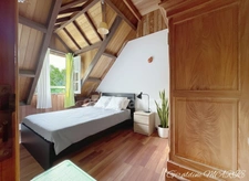 Villa of 242 m² with swimming pool, 2-room apartment (currently rented) and 4,000 m² of land