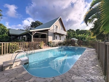 House for sale 6 rooms + 1 bedroom apartment in SAINT CLAUDE (971)
