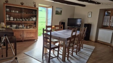 Corps de ferme en pierre à vendre-maison de caractére avec grange et terrain-cadre campagne