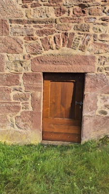 Corps de ferme en pierre à vendre-maison de caractére avec grange et terrain-cadre campagne