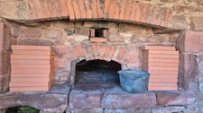 Corps de ferme en pierre à vendre-maison de caractére avec grange et terrain-cadre campagne