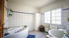 Villa d’exception à Ouistreham Riva Bella – 226 m² habitables avec piscine intérieure chauffée, à seulement 300m de la plage