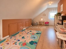 90100 SUARCE – MAISON FAMILIALE – 165 M² – 8 PIÈCES – 5 CHAMBRES – TERRAIN 19,80 ARES  – 10 MIN SUISSE  – DPE B