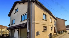 CHATENOIS-LES-FORGES (90700) – MAISON 177 m² – 3 CHAMBRES / POSSIBILITÉ 6 (60 m² COMBLES AMENAGEABLES) – 2 GARAGES – POTENTIEL LOGEMENT INDEPENDANT DE 60 m² 