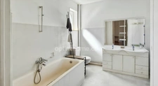 90000 BELFORT CENTRE- MAISON DE MAITRE- 6 PIECES- 5 CHAMBRES- SOUS SOL COMPLET- PARKING- TERRASSE- CALME