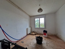 Maison 9 pièces, 4 chambres, avec fort potentiel d'évolution à Perrusson - terrain de 459 m²