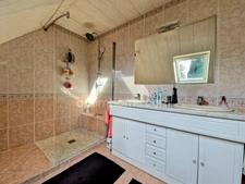 Maison 110m² - 6 pièces - 4 chambres - Terrain avec terrasse et piscine à Cormery (37)