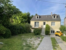 Maison 9 pièces, 4 chambres, avec fort potentiel d'évolution à Perrusson - terrain de 459 m²