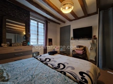 Maison de 100 m², 4 chambres, sur plus de 1300 m² de terrain.