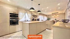 Maison familiale de 231m² avec jardin, 4 chambres et 2 terrasses, à 20min à pied du centre historique de Colmar