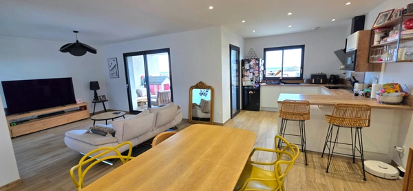 T3 D’EXCEPTION – DERNIER ÉTAGE – DOUBLE TERRASSE & APERÇU MER – BORGO