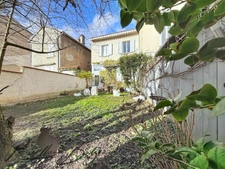📍 Brindas de 115 m² Centre ville - Maison de ville rénovée avec goût avec un agréable jardin – 