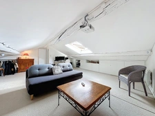 ? Brindas de 115 m² Centre ville - Maison de ville rénovée avec goût avec un agréable jardin – 