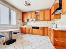 ? À Vendre – Grand T5/T6 Traversant avec Balcon, Parking & Cave – Lyon 8ème Secteur Bachut / Monplaisir