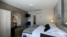 Local/bureau à vendre RILLIEUX LA PAPE (69) : Maison de 175 m2 avec 7 Chambres à exploiter en location courte durée