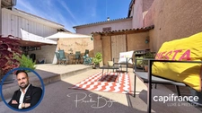 Maison à vendre 4 pièces SAINT GENIS LES OLLIERES (69) – Le charme d'une maison de village avec cour intimiste, garage et vie à pied !