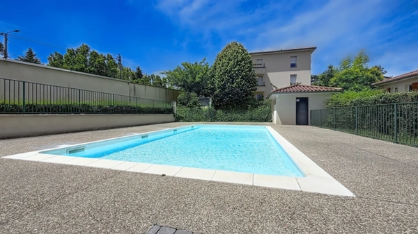 ✨ À vendre Dpt Rhône (69) – Résidence de standing avec piscine : T3 entièrement rénové  parking – env. 62 m² 