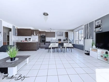 Appartement à vendre 5 pièces SAINT FONS (69🏡 SAINT-FONS – T5 DERNIER de 104 m² ÉTAGE AVEC TERRASSE 26 m² – RÉSIDENCE RÉCENTE