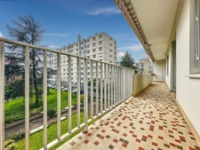 ? À Vendre – Grand T5/T6 Traversant avec Balcon, Parking & Cave – Lyon 8ème Secteur Bachut / Monplaisir