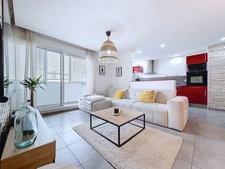 Appartement à vendre 3 pièces  (69) À vendre – Superbe T3 rénové de 68 m² – Rillieux-la-Pape situé 1 Avenue Général Leclerc