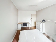 ? À Vendre – Grand T5/T6 Traversant avec Balcon, Parking & Cave – Lyon 8ème Secteur Bachut / Monplaisir