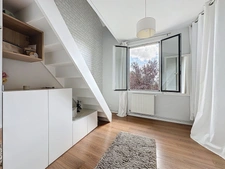 📍 Brindas de 115 m² Centre ville - Maison de ville rénovée avec goût avec un agréable jardin – 