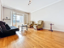 ? À Vendre – Grand T5/T6 Traversant avec Balcon, Parking & Cave – Lyon 8ème Secteur Bachut / Monplaisir