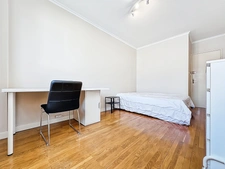 ? À Vendre – Grand T5/T6 Traversant avec Balcon, Parking & Cave – Lyon 8ème Secteur Bachut / Monplaisir