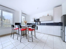 ✨ À vendre Dpt Rhône (69) – Résidence de standing avec piscine : T3 entièrement rénové  parking – env. 62 m² 