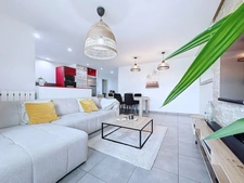 Appartement à vendre 3 pièces  (69) À vendre – Superbe T3 rénové de 68 m² – Rillieux-la-Pape situé 1 Avenue Général Leclerc