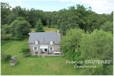 Propriete à vendre 6 pièces SARROUX SAINT JULIEN (19)