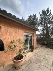 Villecroze – Propriété de charme avec studio indépendant, piscine et fort potentiel