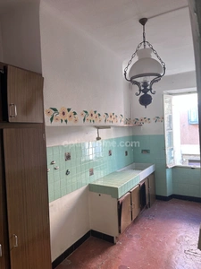 Maison de village à rénover – fort potentiel au cœur de Collobrières