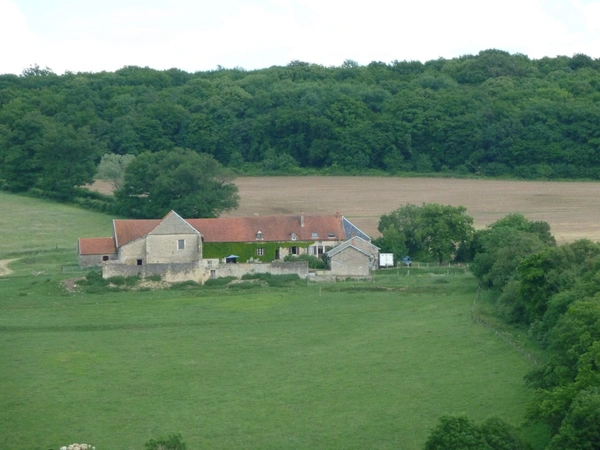 Propriete  proche de POUILLY EN AUXOIS (21) à vendre 12 pièces