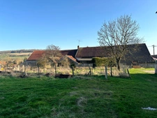 Maison avec grandes dépendances secteur POUILLY EN AUXOIS 