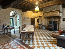Historic residence PRECY-SOUS-THIL comprising 15 rooms (390 m²) and 950 m² of outbuildings