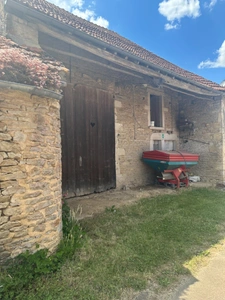 Petitemaison avec grange et jardin proche de POUILLY EN AUXOIS (21)