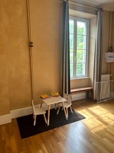 ELEGANTE PROPRIETE AVEC PISCINE, GÎTE INDÉPENDANT ET ESPACE PROFESSIONNEL – POUILLY-EN-AUXOIS CENTRE